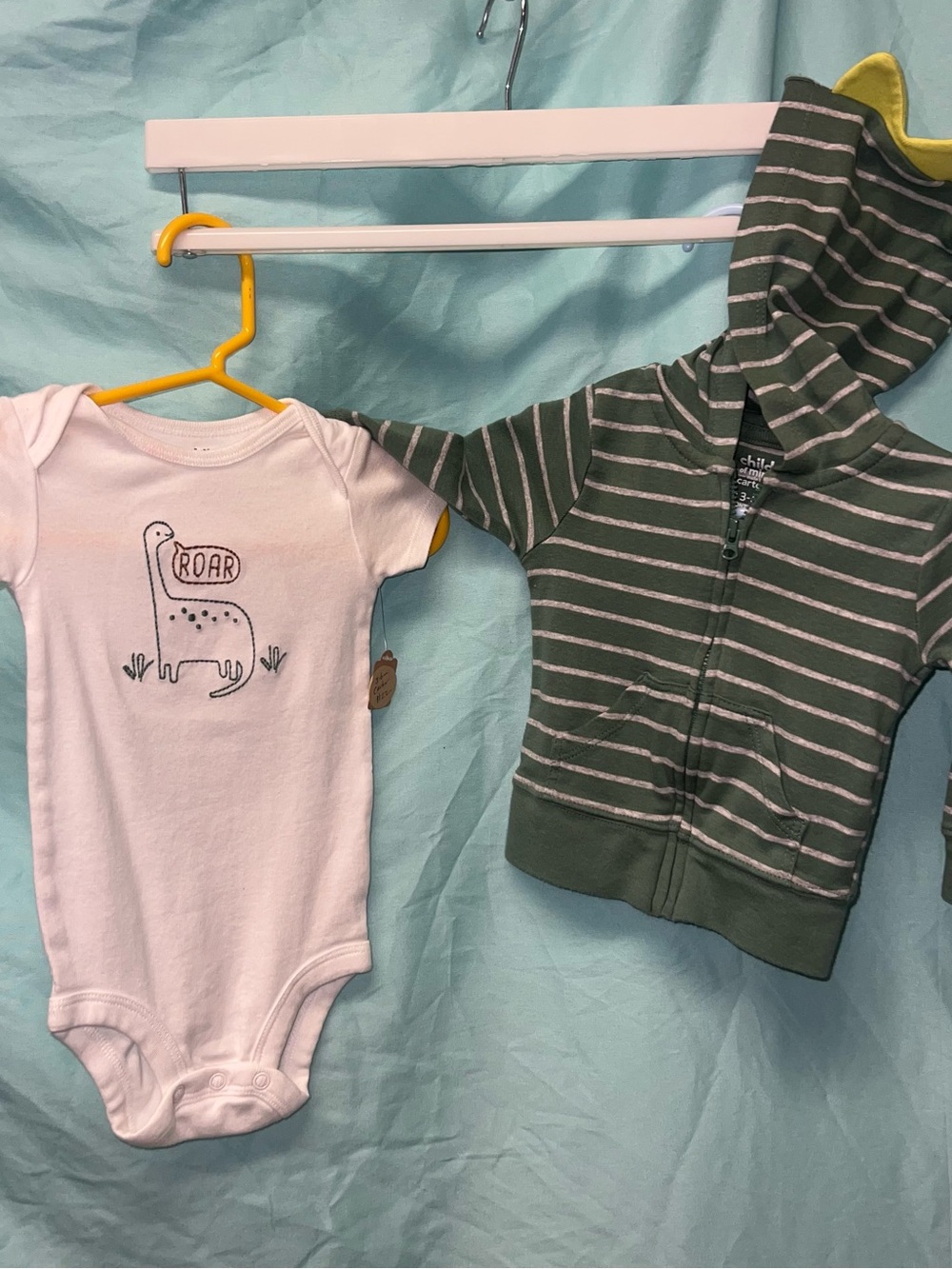 2 pc 3-6m Dinosaur themed Carter’s Striped Hooded Zip & One-Piece in Green